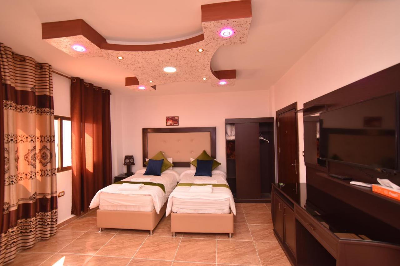 Petra Guests Hotel Wadi Musa Exterior photo