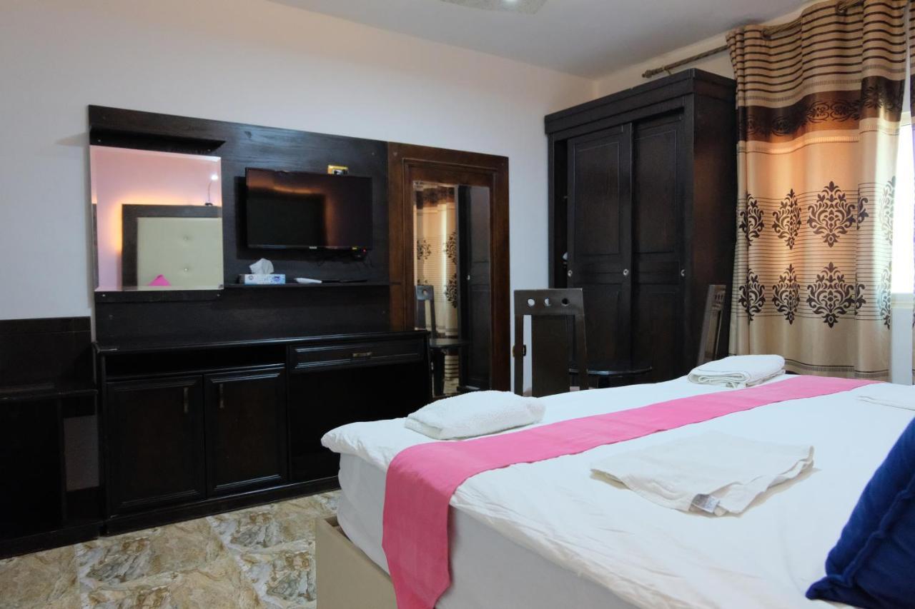 Petra Guests Hotel Wadi Musa Exterior photo
